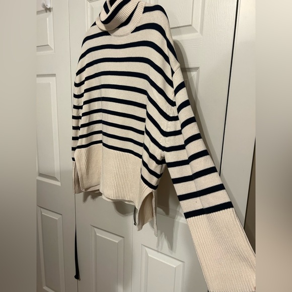 NWOT Striped Gap Turtleneck Sweater - Picture 2 of 9